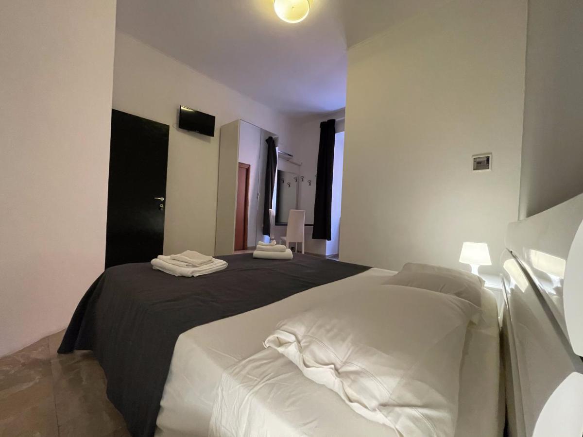 Hotel Sleepy Max Rom Exterior foto