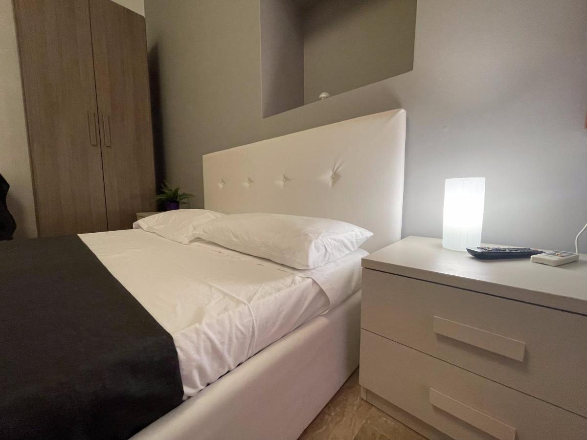 Hotel Sleepy Max Rom Exterior foto