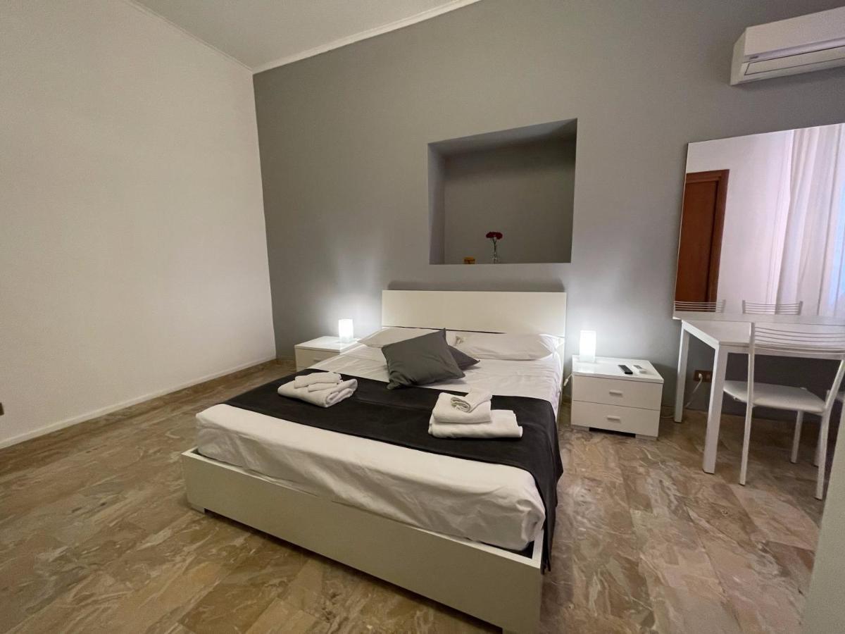 Hotel Sleepy Max Rom Exterior foto